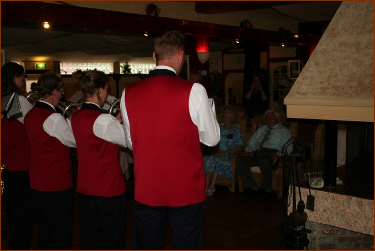 935 Willy & Gerard 257 Fanfare